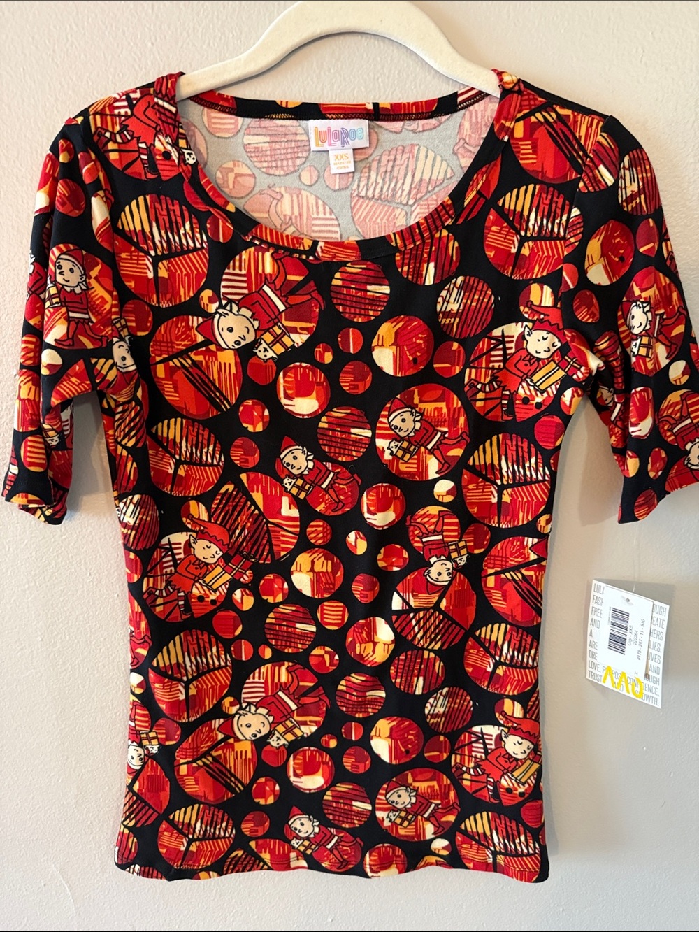 LuLaRoe Women's Red, Black & Cream Graphic Elbow Sleeve Top